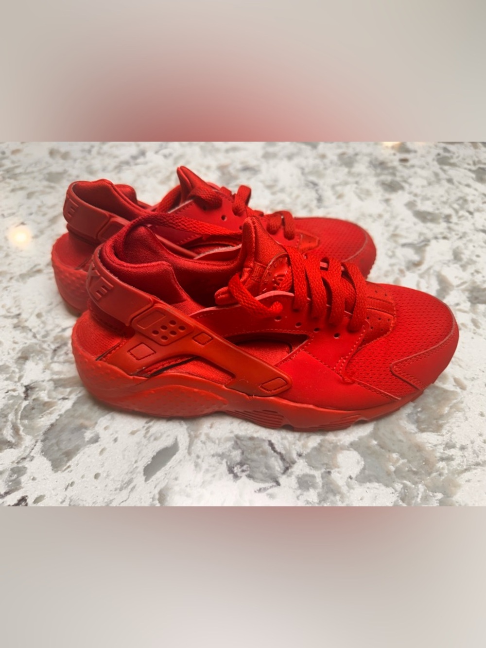 Nike Air Huarache Run (GS) Boy's Size 4Y Running Shoes Triple Red